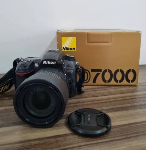 Nikon D 7000