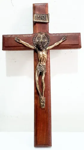 Cruz Crucifixo De Madeira Metal Com Medalha Sao Bento 26 Cm