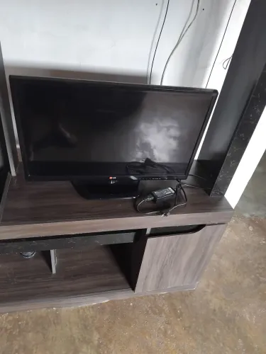 Tv, LG vendo tv LG 32 ,com defeito na tela.