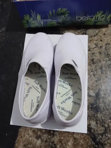 Bota Soft para trabalhar em Hospital pontuação 37 valor 70,00 nunca usado novo...