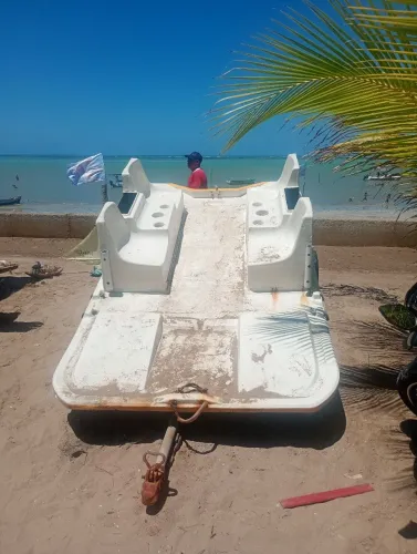 Barco com motor Rabetão de 6.5HP e Carretinha
