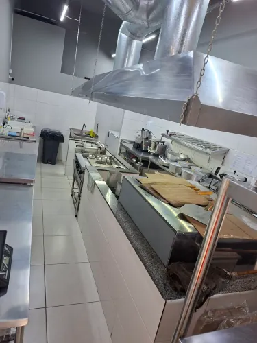 Pizzaria, Restaurante e Hamburgueria montada e funcionando