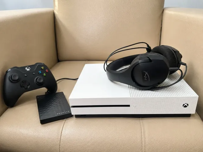 Vendo ou troco ? Xbox One S 1TB