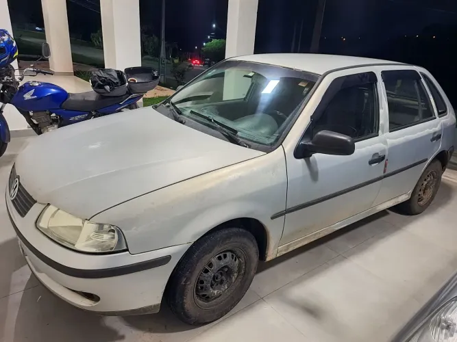 Volkswagen Gol 1.6 MI/ Power 1.6 MI 4P (álcool) 2001