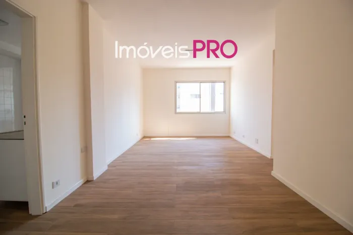 Unidade em retrofit na Vila Olímpia | 100 m² no miolo do bairro | 3 dorm | 2 vagas