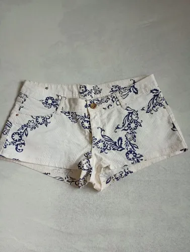Short jeans