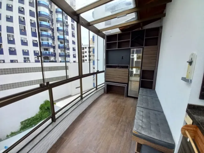 Cobertura para alugar com 3 quartos no Itacorubi, em Florianópolis.