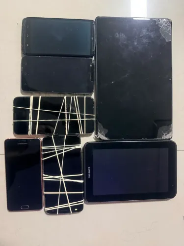 Lote de eletrônicos com defeito para arrumar ou usar peças.