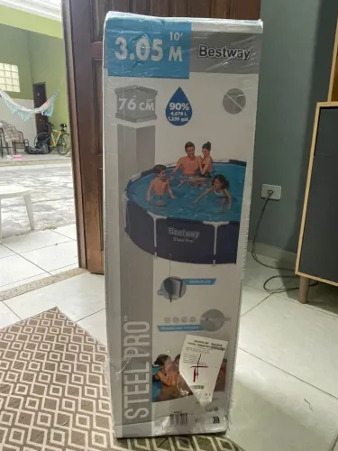 Piscina 4.678L nova