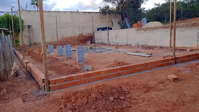 Serviços de pedreiro fazemos quadras de vôlei etc