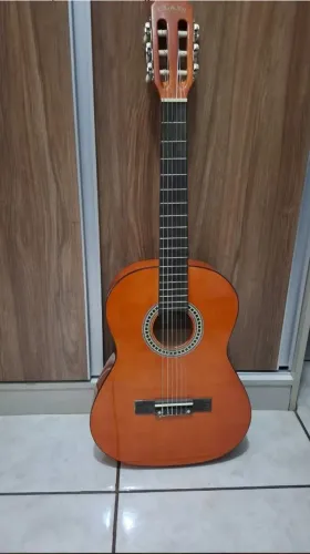 Violão acústico 