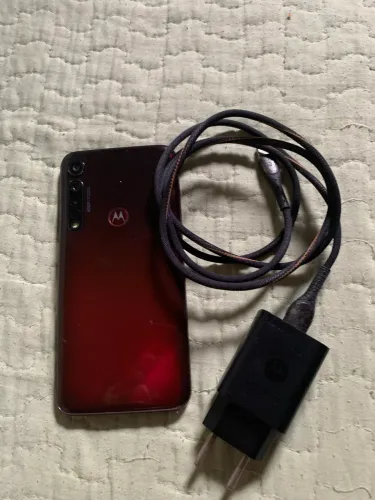 Smartphone motorola GB Play 32GB vermelho4G 400,00