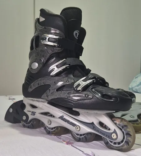 PATINS TRAXART ABEC-5 ? R$ 175,00