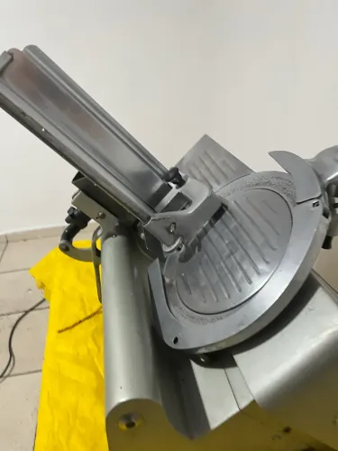 Fatiadora de Frios Profissional Filizola Industrial