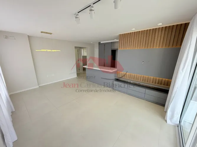 APARTAMENTO SEMI MOBILIADO COM EXCELENTE LOCALIZAÇÃO EM CAMBORIÚ