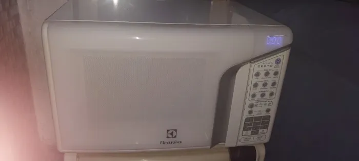 Vende-se  micro-ondas 31 litros 