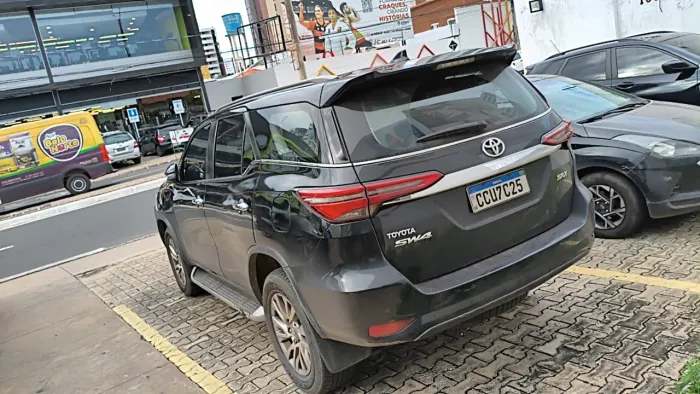 Toyota Hilux SW4 SRX 4X4 2.8 TDI 16V Dies. Aut. 2021