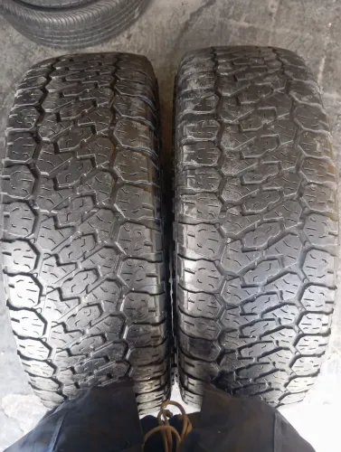 2 pneus Firestone meia vida 265/75/16
