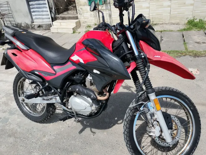 Moto em perfeito estado de funcionamento só é pegar e tranferir e rodar
