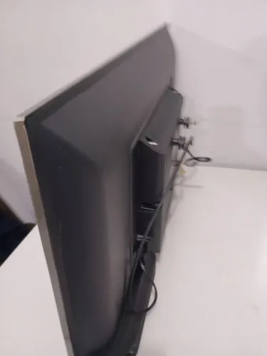 Tv Semp Toshiba bem conservada