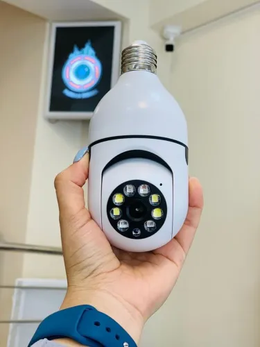 Câmera lâmpada de segurança 360° à prova d'água com sensor de movimento