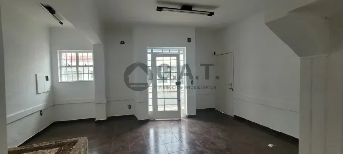 Casa Comercial para Locação no Centro de Sorocaba-SP: 2 Banheiros, 76 m² de Área!