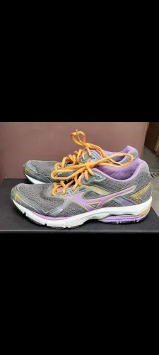 Tênis Mizuno tamanho 37