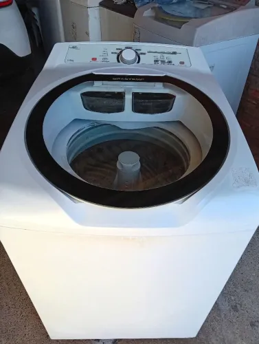 Vendo máquina de lavar roupa Brastemp ative de 11.5 kg funcionando perfeitamente