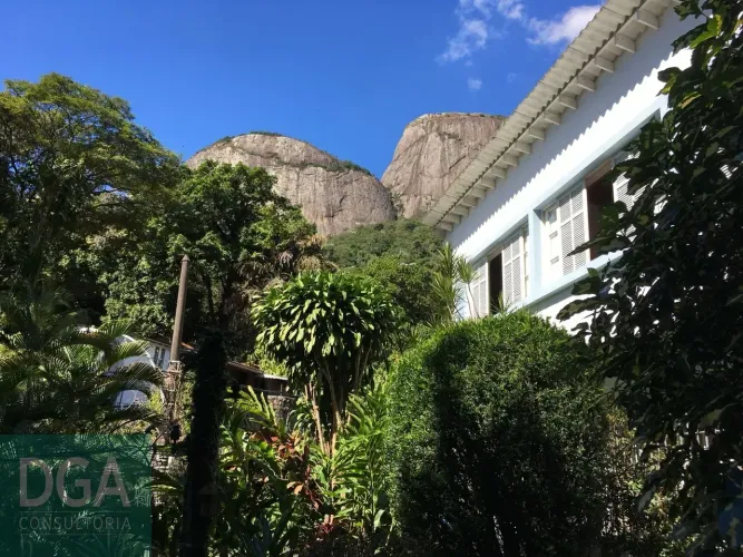 Gávea, Casa ampla com 400 m² Residencial / Comercial, 5 quartos, segurança e área verde