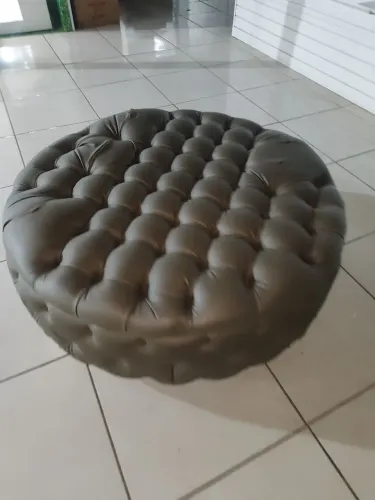 Mesa com abajur grande 