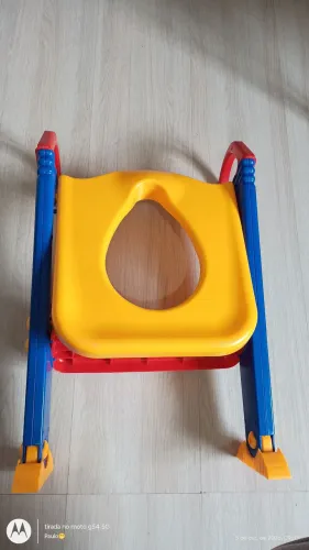 Suporte sanitário para criança..