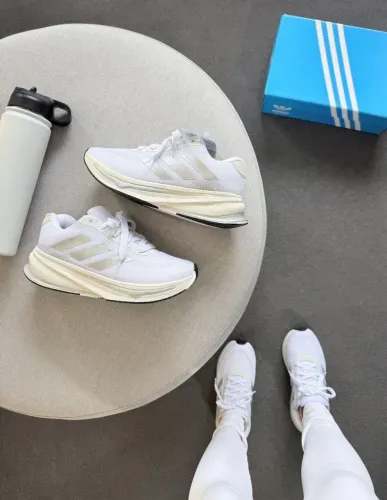 tênis esportivo adidas