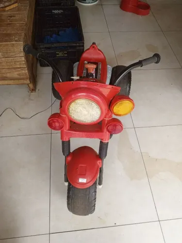 Motoca elétrica infantil