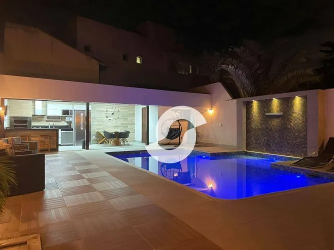 Casa com 3 dormitórios à venda, 340 m² por R$ 2.790.000,00 - Camboinhas - Niterói/RJ