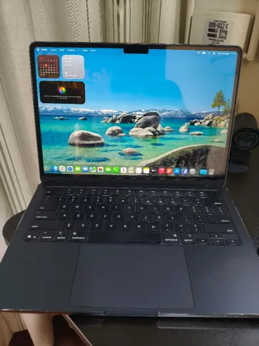 MacBook Air M4 13" | 16GB RAM | 256GB SSD | Bateria 100% + Acessórios