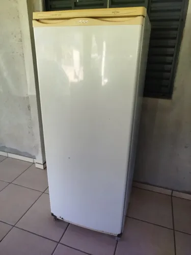 Geladeira CCE branca