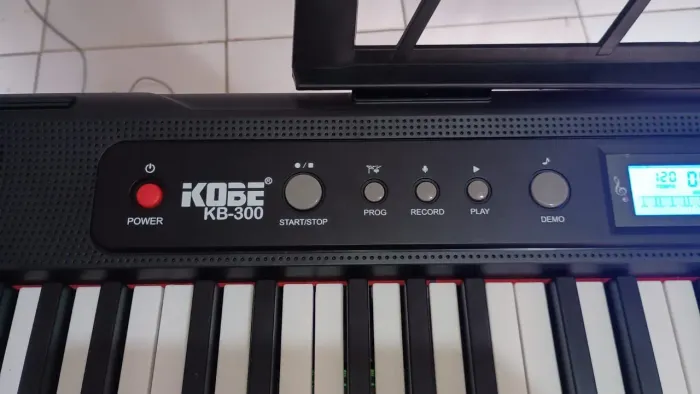 Teclado KOBE KB300