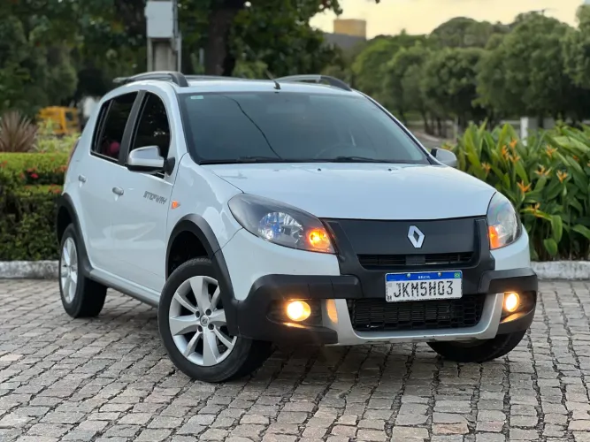 Renault Sandero Stepway Hi-flex 1.6 16V 5P Aut. 2013