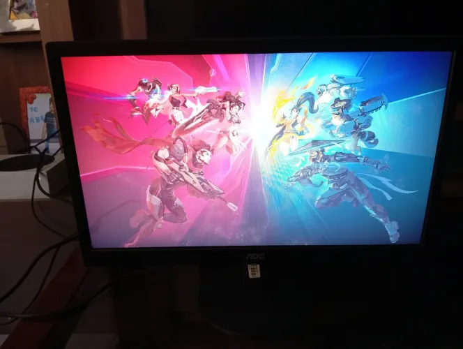 Monitor AOC E970SWHNL de 18.5" com LED HD e HDMI (semi novo)