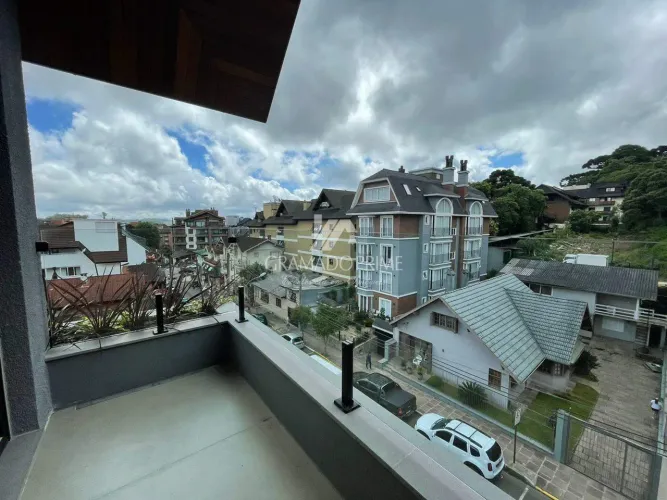 COBERTURA NOVA NO CENTRO DE GRAMADO