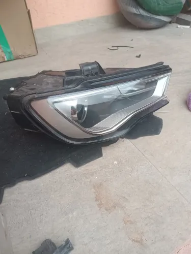 Farol Audi A3 2015