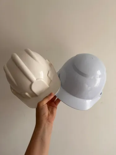 Vendo Capacetes de obra branco