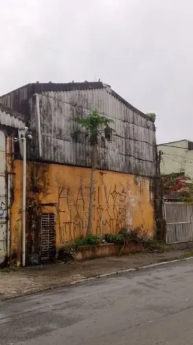 Excelente Oportunidade na Mooca: Terreno de 1.300m² com Grande Potencial Construtivo e Est