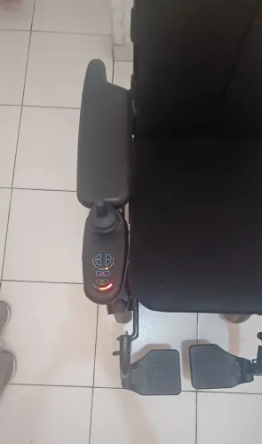 Cadeira de roda motorizada ottobox B400