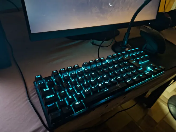 Teclado TGK313 com caixa e cabo original!