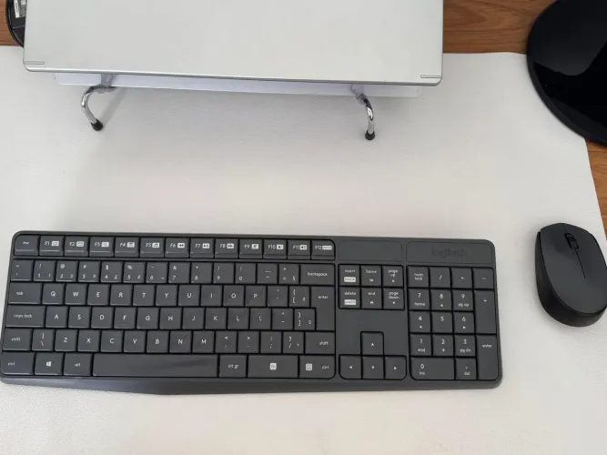Combo Teclado e Mouse sem fio Logitech MK235 com Conexão USB