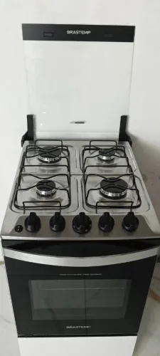 Fogão Brastemp semi novo, funciona todo elétrico, faço entrega 