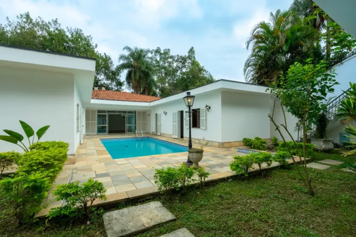 Casa para venda em Jardim Marajoara com 4 quartos, sendo 4 suítes, 665m²