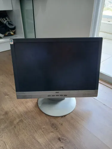 Monitor AOC 17 Exelente estado.