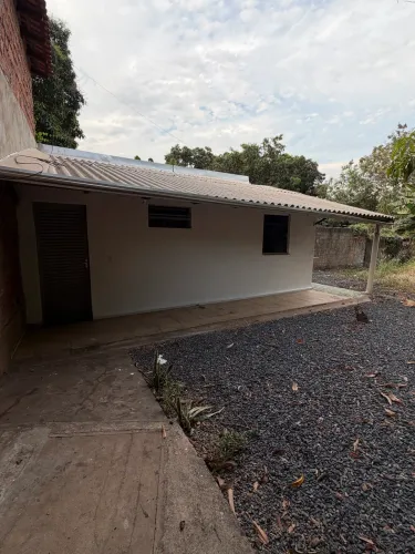 Kit Net com quintal bem grande e arborizado